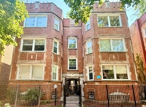 Building Photo - 7831 S Kingston Ave