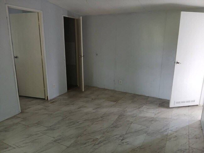 Building Photo - 13535 Sralla Rd