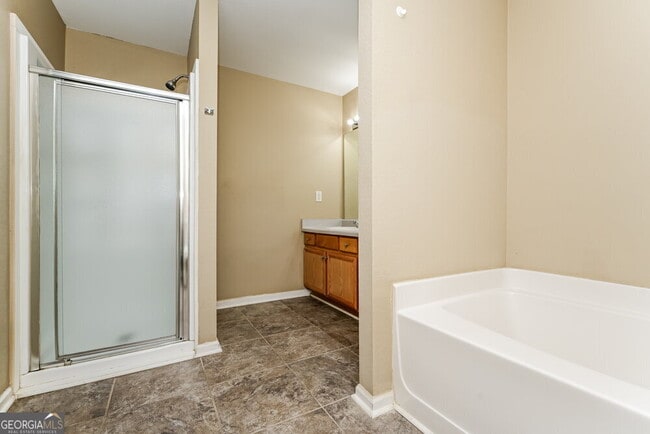 Building Photo - 25 Lakeridge Ct