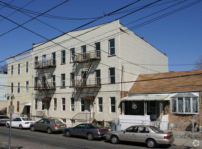 Exterior - 186-188 South St