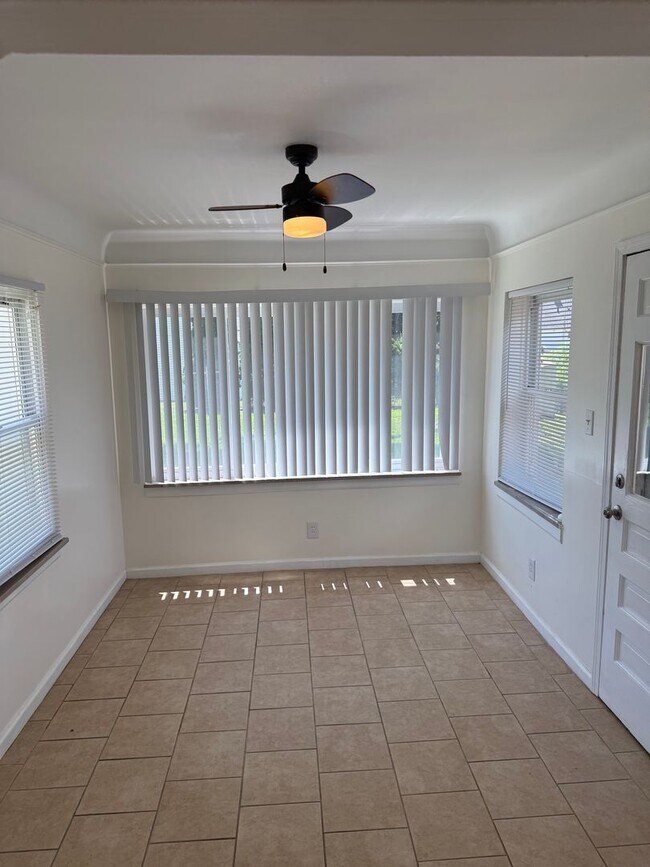 Building Photo - Move-In Ready 2-bedroom, 2-bathroom Home n...
