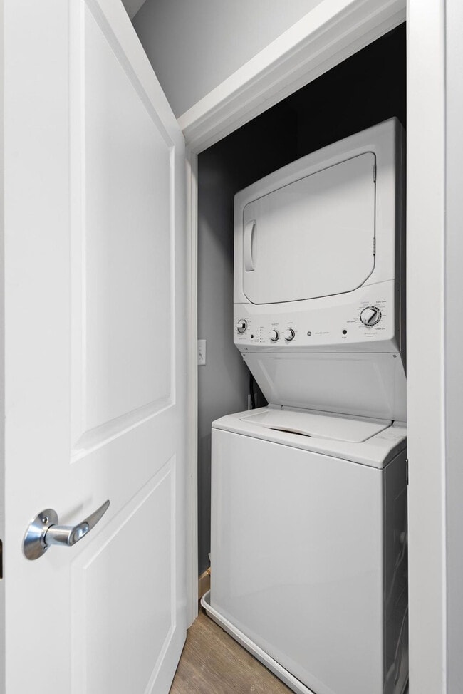 Building Photo - 95 Broadway