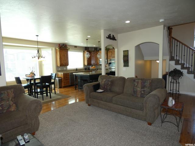 Building Photo - 3080 N CREST DR