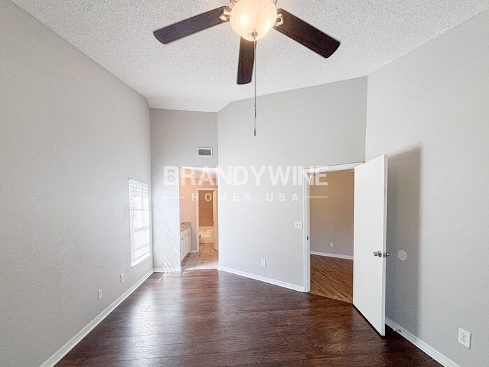 Building Photo - 1721 Brandon Trace Ave
