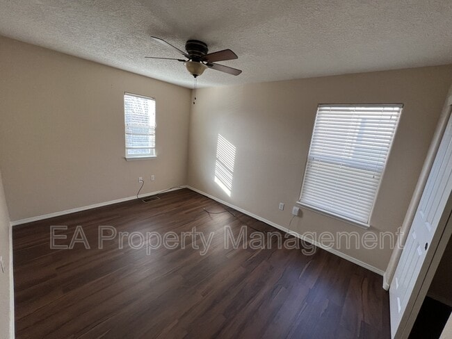 Building Photo - 3644 Clear Creek Rd