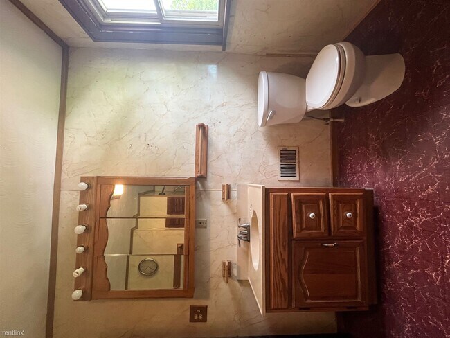 Building Photo - 3 br, 1.5 bath House - 529 Theo Moll Dr