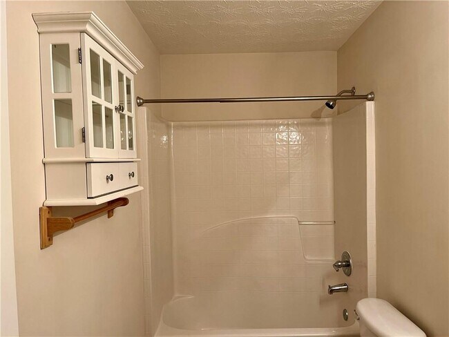 Building Photo - 283 Grand Ashbury Ln