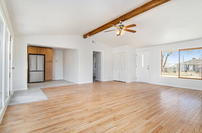 Building Photo - 105 S Kendall St