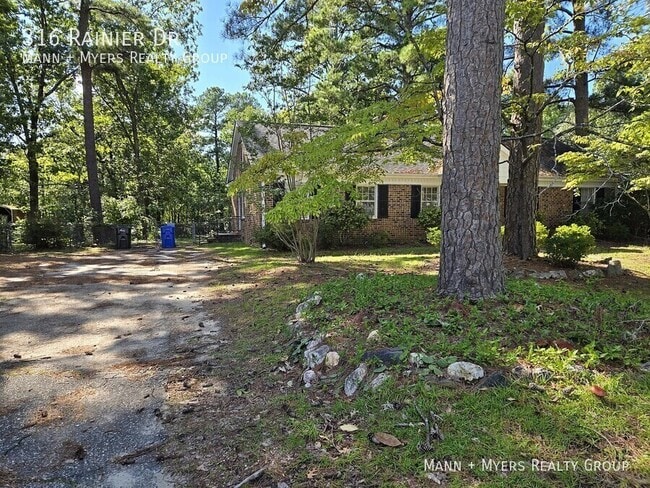 Building Photo - 316 Rainier Dr