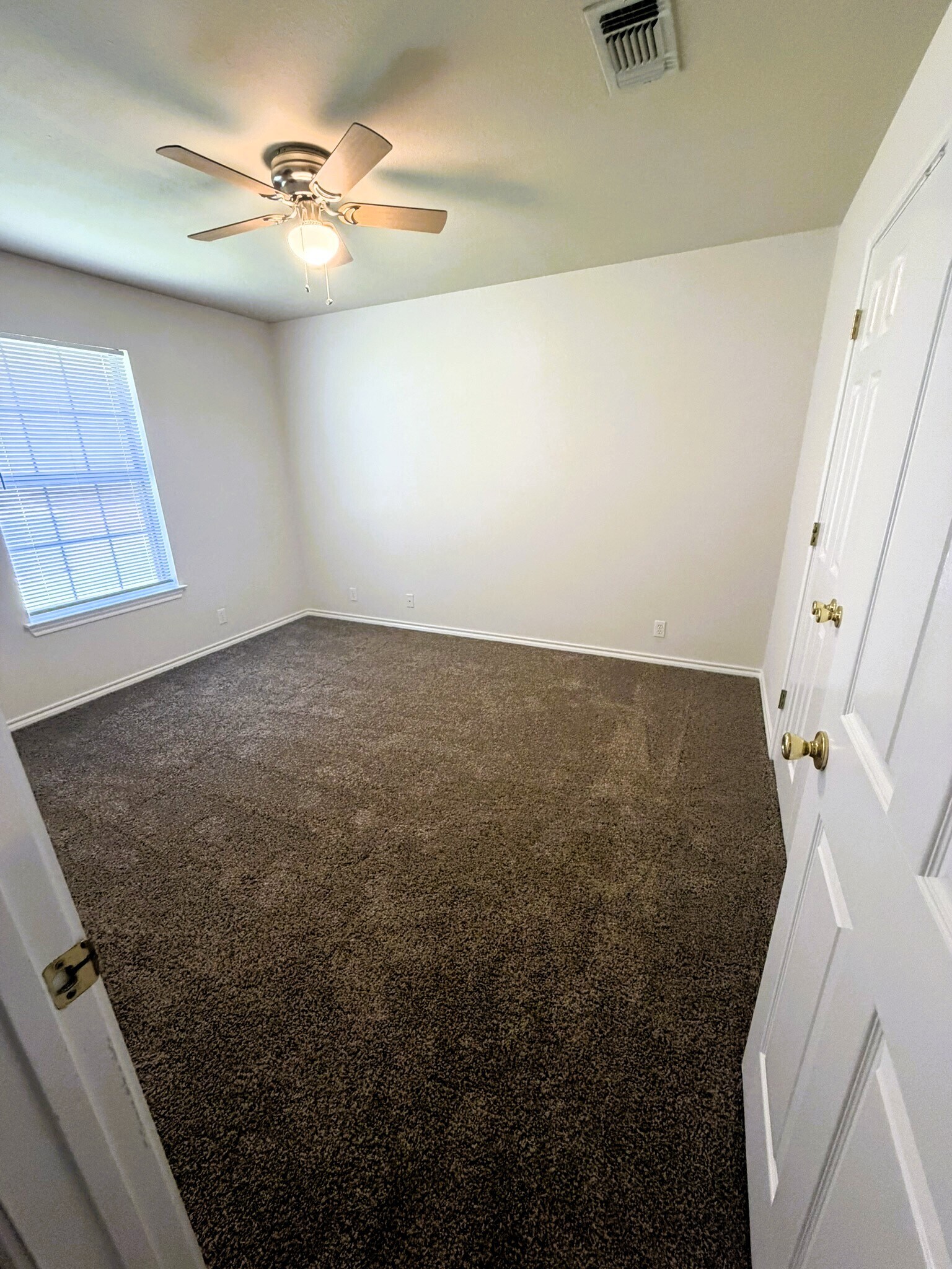 Middle Bedroom - 307 Sunset Blvd