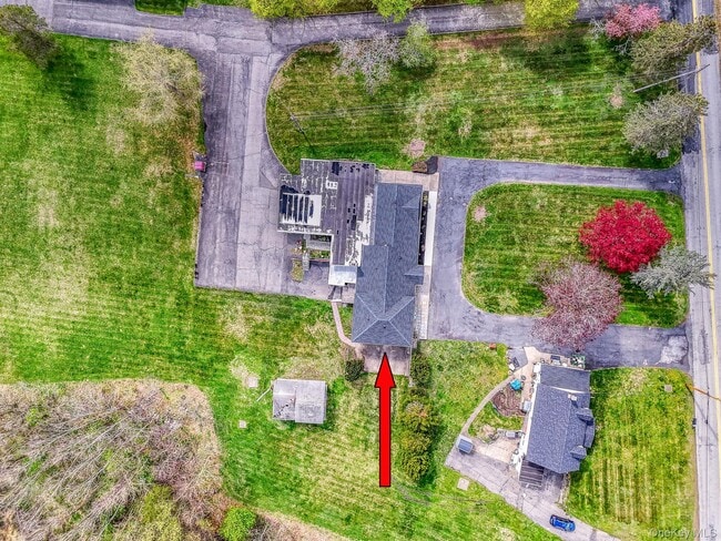 Building Photo - 353 Candlestick Hill Rd