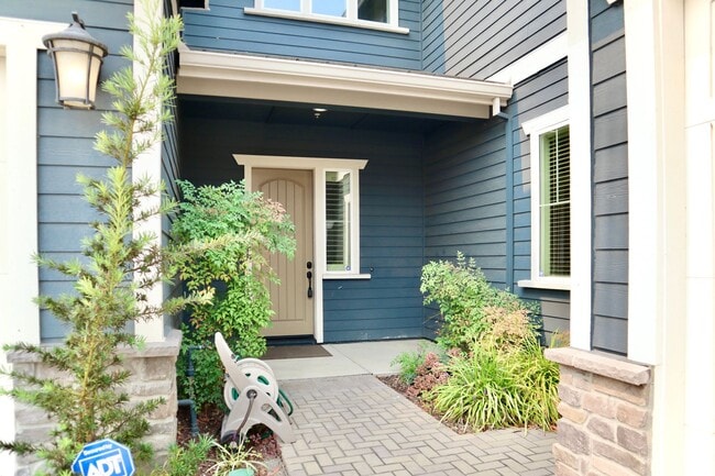 Building Photo - Stunning 3,400 Square Foot Home For Rent! ...