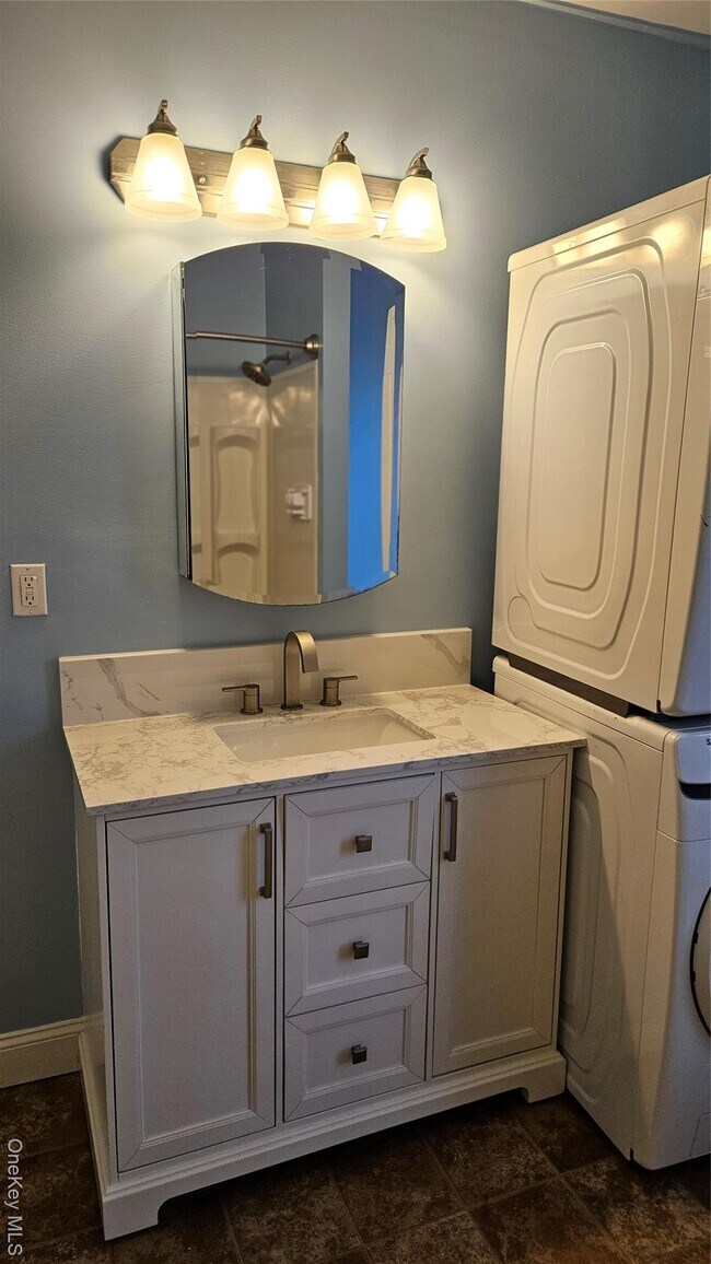 Building Photo - 192 Main St