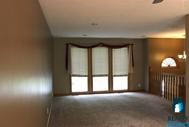 Building Photo - Wonderful 3 bedroom, 2 bath in South Lincoln
