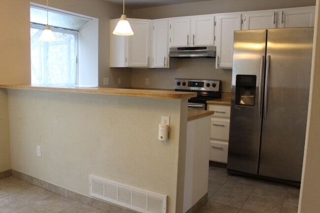 Building Photo - Dakota Station - 2 BR/2BA Condo!