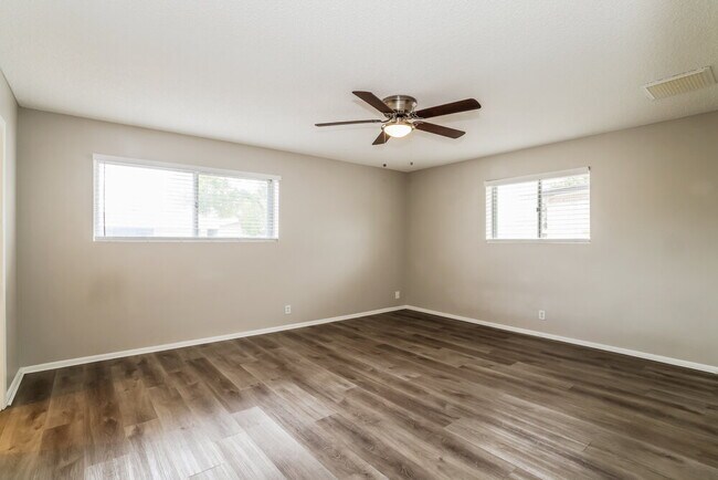 Building Photo - 6643 E Decatur St