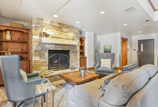 Building Photo - 2900 Blackhawk Ct