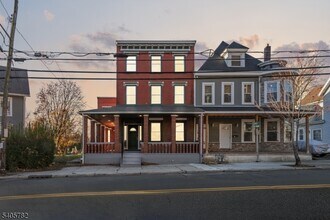 Building Photo - 786 S Main St