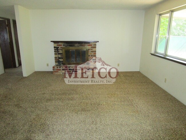 Building Photo - Darling 3 bedroom Springfield Home