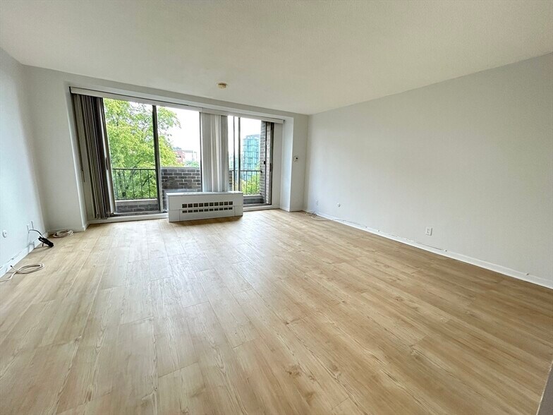 Building Photo - 44 Washington St