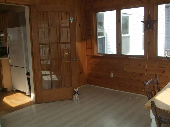 Building Photo - 112 Cottage St