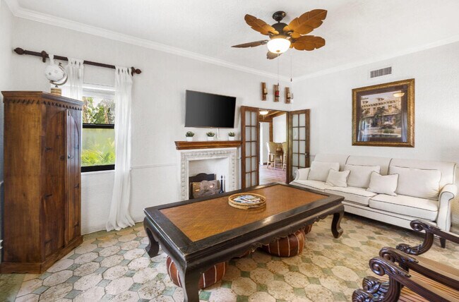 Building Photo - 400 33rd St