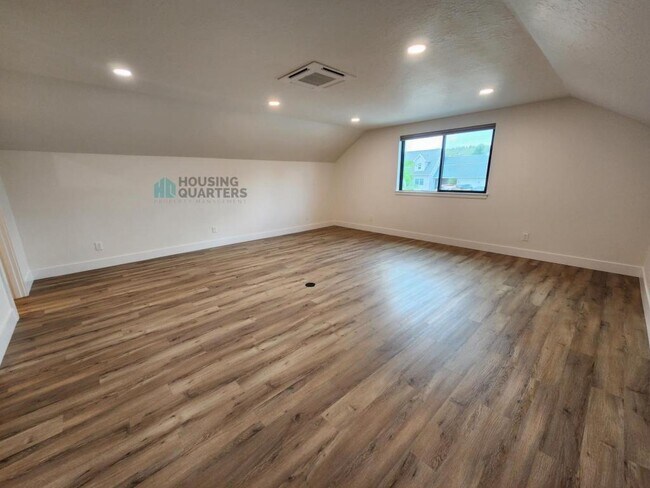 Building Photo - 8416 E Maringo Dr