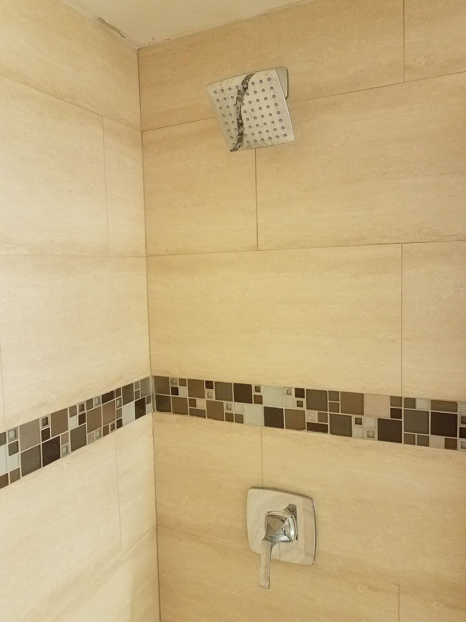 Newer open shower with glass divider. Nice designer touches throughout. Designed with love and atte - 550 S Park Rd