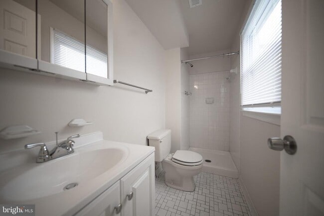 Building Photo - 11209 Caroline Ave