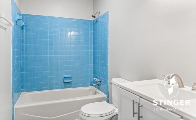 Building Photo - 2 Bedroom / 1 Bath For Rent In Tabby Oaks ...