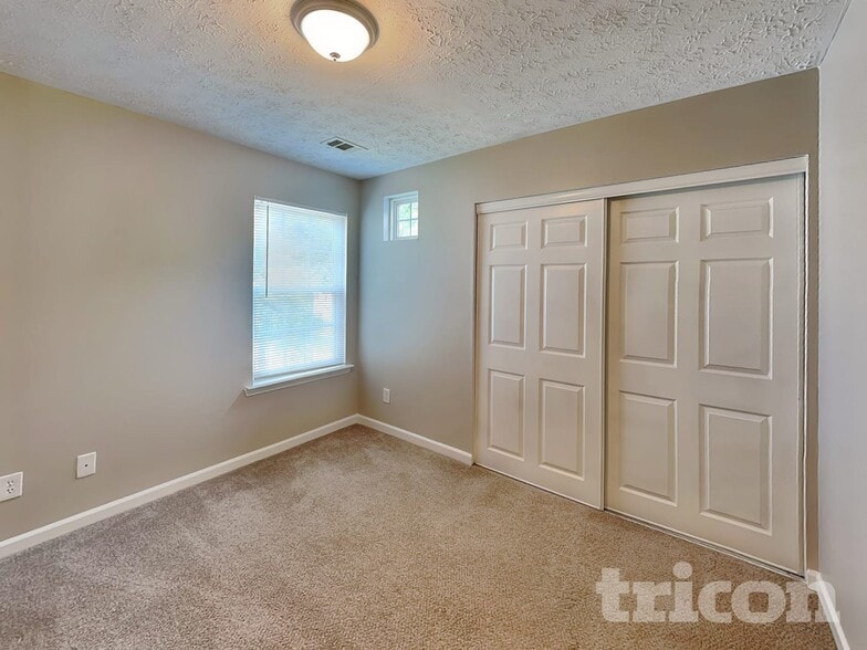 Building Photo - 129 Ilex Dr