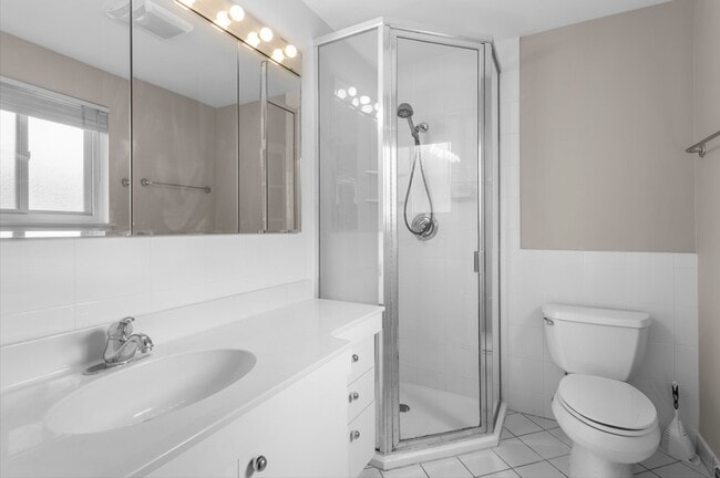 Building Photo - 608 Lavergne Ave