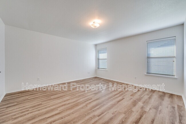 Building Photo - 9817 Tanglebrush Dr