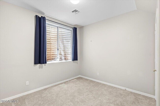 Building Photo - 2016 S Hammond Dr