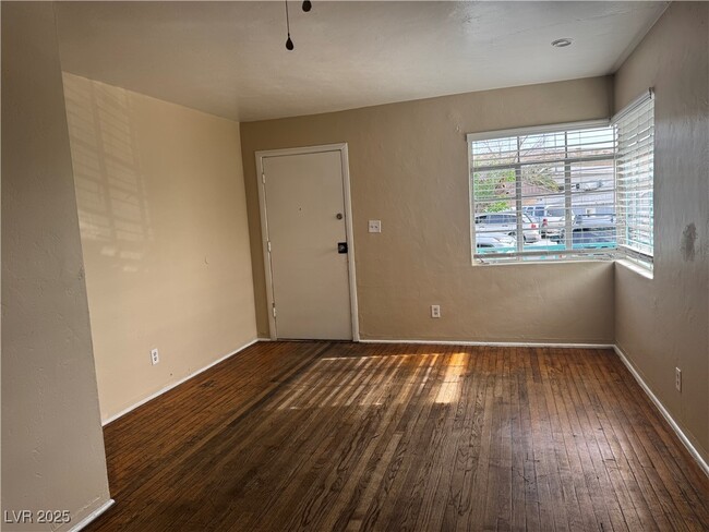 Primary Photo - 321 N 15th St