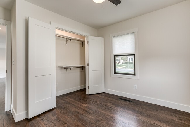 Building Photo - 4721 W 61st Terrace