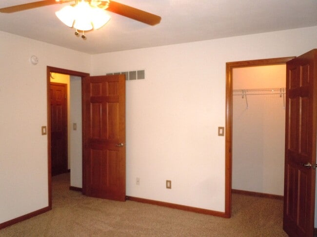 Building Photo - 1811-1817 Parkview