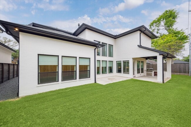 Building Photo - 626 Attingham Dr