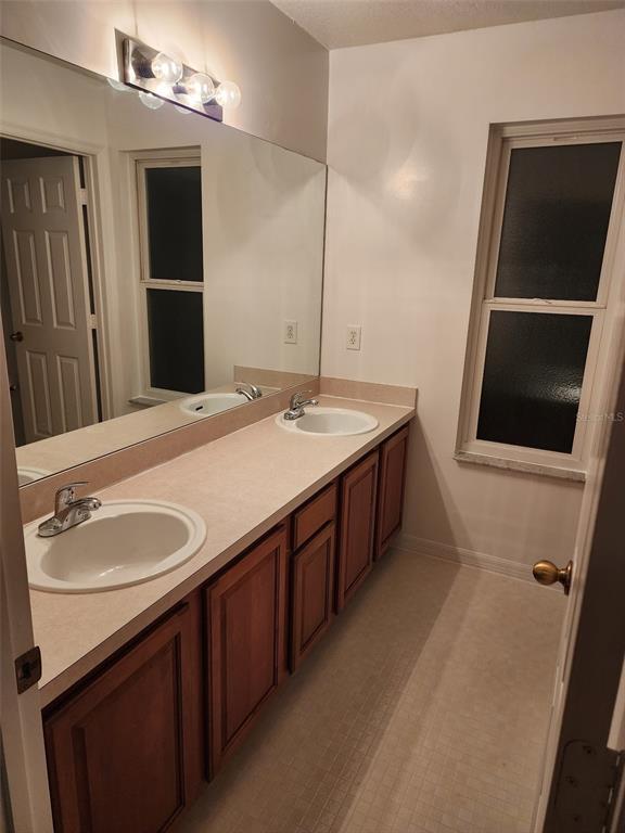Building Photo - 4025 Shawn Cir