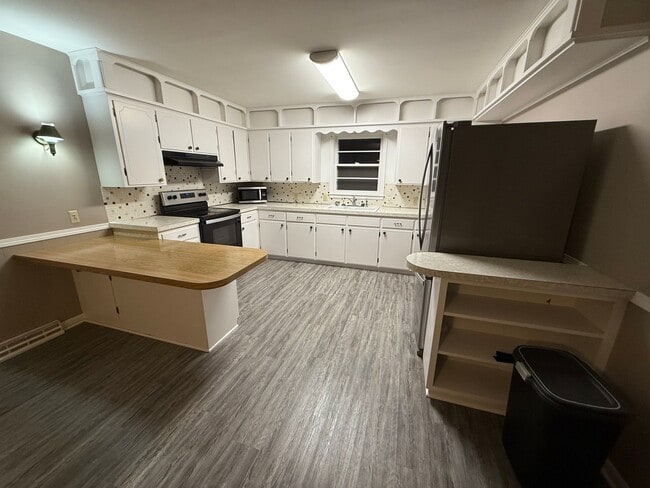 Building Photo - Single family home for rent close to hospital and I-29