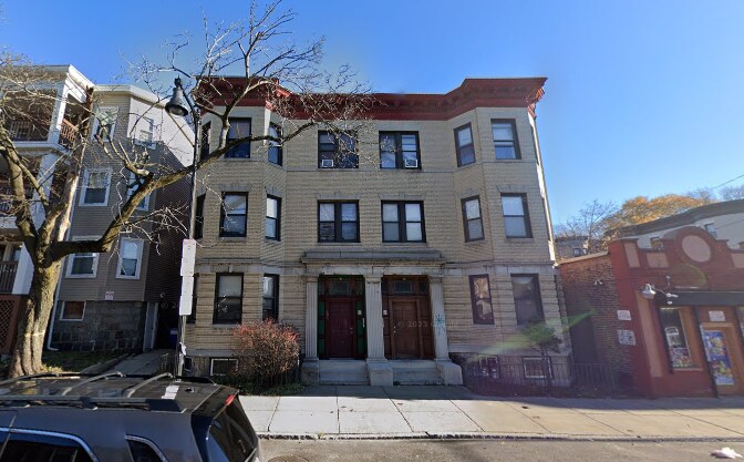 Primary Photo - 156 Washington St