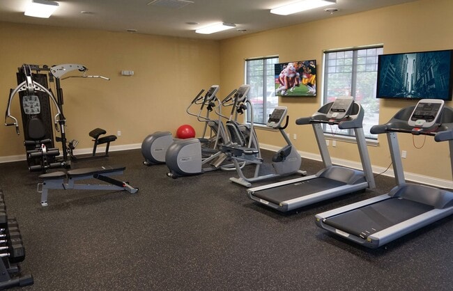 Building Photo - Dogwood ~ 2nd Floor with Vaulted Ceiling