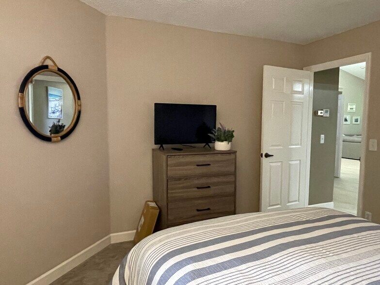 Second bedroom - 7942 Lexington Club Blvd