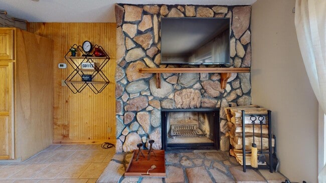 Building Photo - 1081 Cove Rd