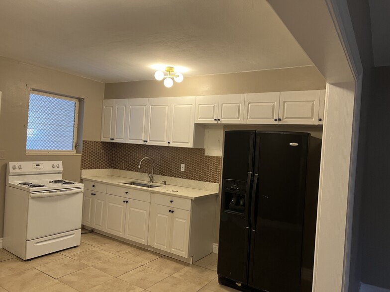 New Kithen. - 1864 NW 93rd St