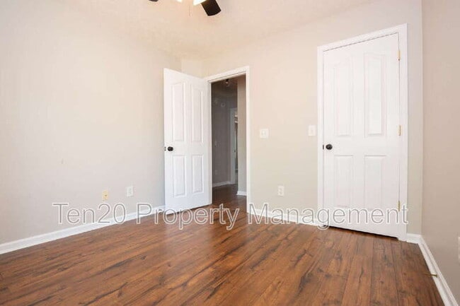 Building Photo - 1018 Sugar Mill Dr