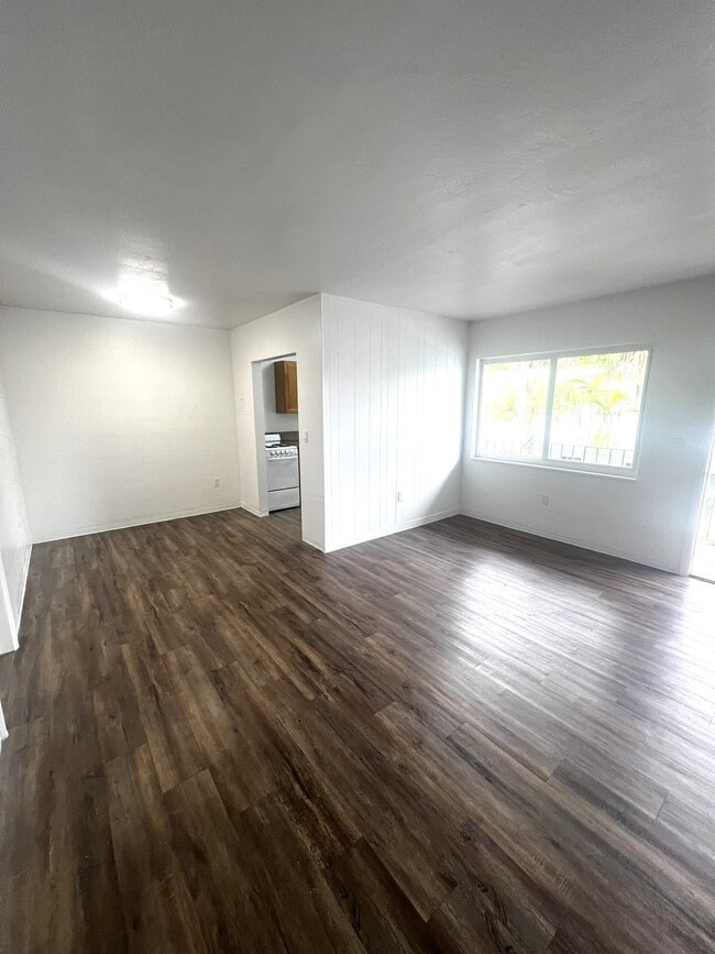 Building Photo - 3149 Center St