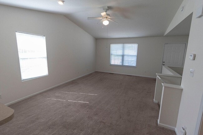 Building Photo - 3324 E St Charles Rd