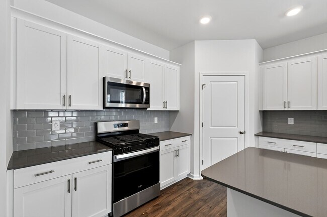 Building Photo - Brand-New End Unit Townhome in Townes at Anderson Farm!