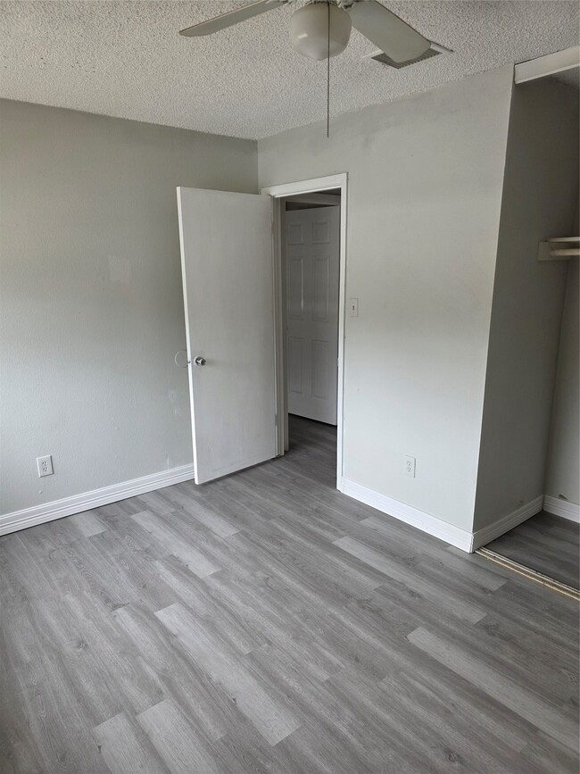 Building Photo - 10343 Huntington Pl Dr